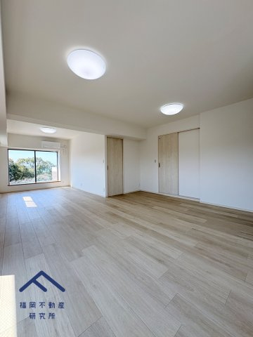 JGMヴェルデ唐の原駅前の居間・リビング