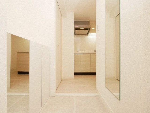 アドバンス上町台シュタットの玄関