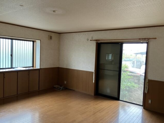 和歌山市市小路の洋室