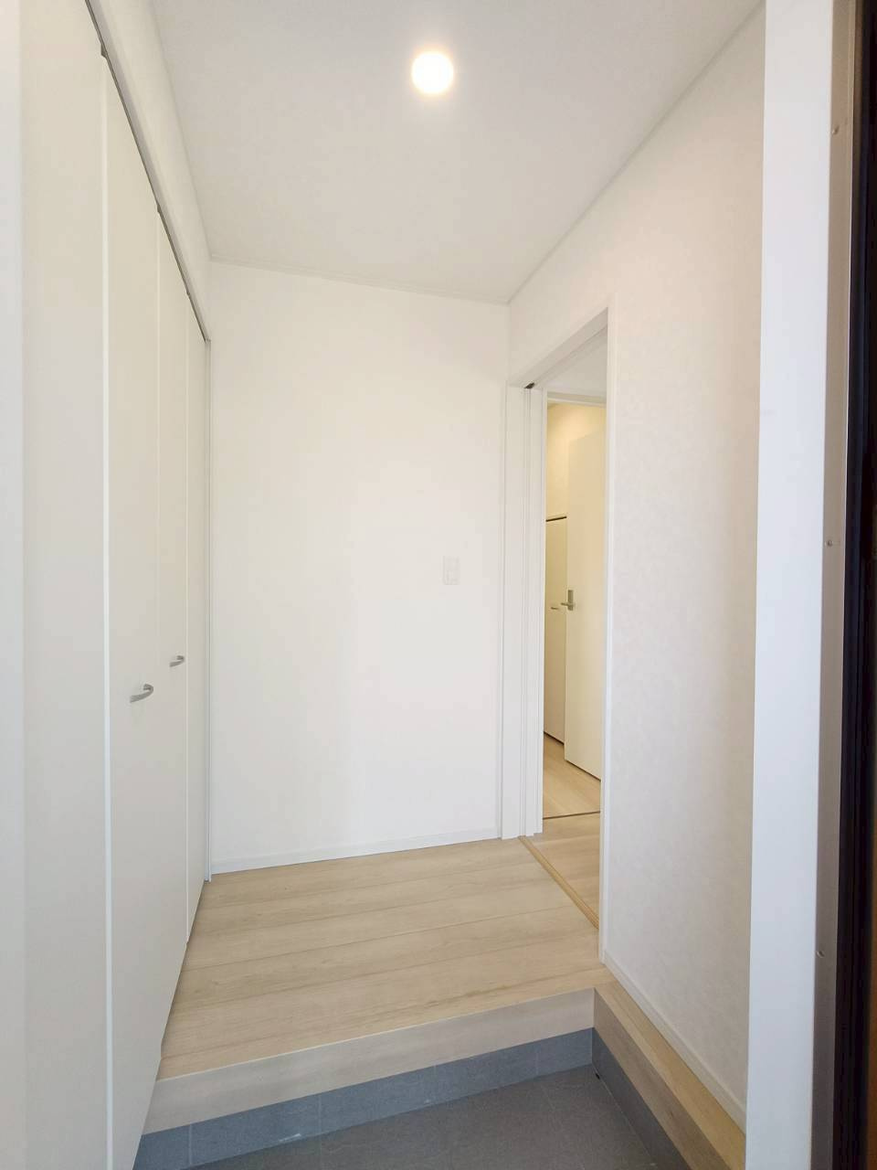 八潮市　木曽根　新築戸建　全4棟の玄関|ゆったりとした玄関です