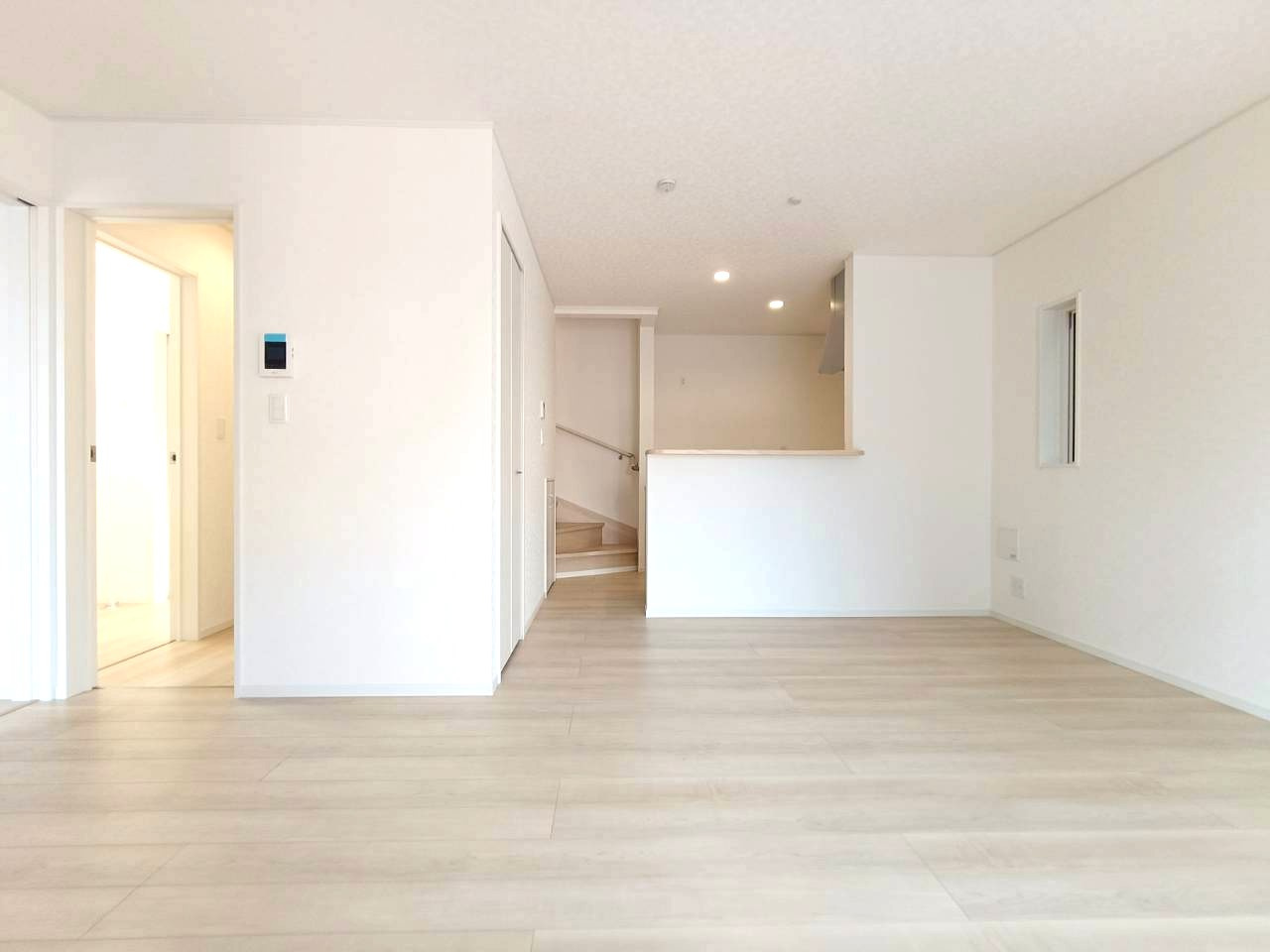 八潮市　木曽根　新築戸建　全4棟の居間・リビング|陽当り良好なリビング家族みんなが爽やかに健やかに過ごせます