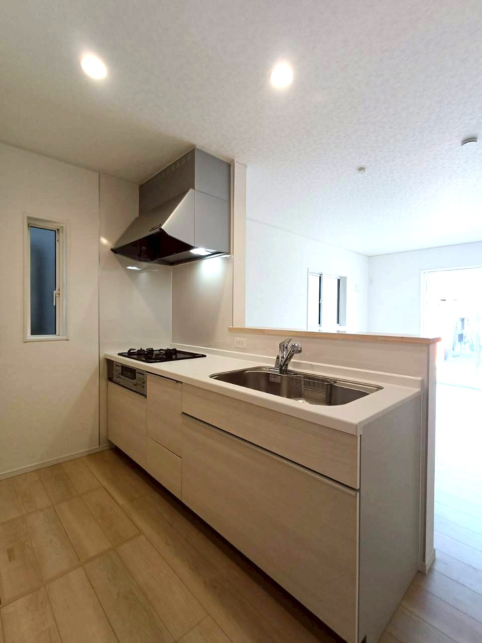 八潮市　木曽根　新築戸建　全4棟のキッチン|お手入れのしやすいシステムキッチンです