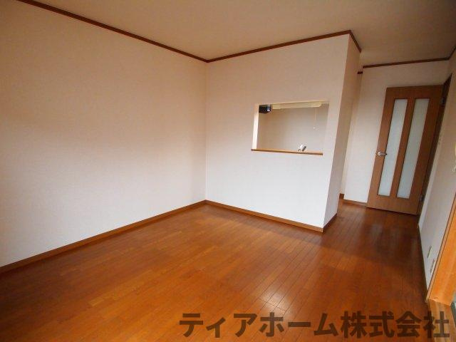 パセオ白鳳B棟の居間・リビング|居間です