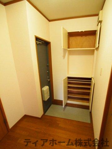 パセオ白鳳B棟の玄関|きれいな玄関です