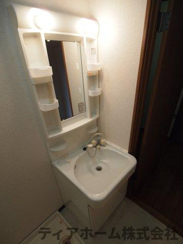 パセオ白鳳B棟の独立洗面台|使いやすい独立洗面台です