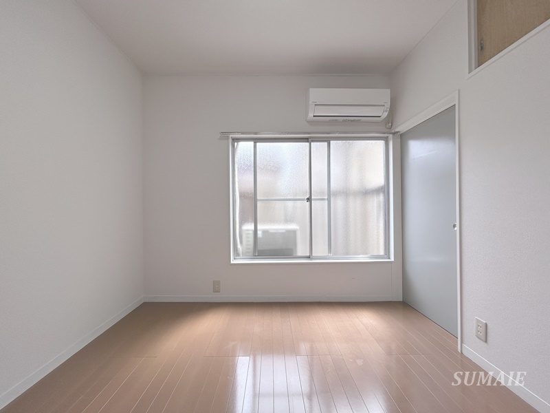 池田戸建ての寝室|1階6帖洋室です☆