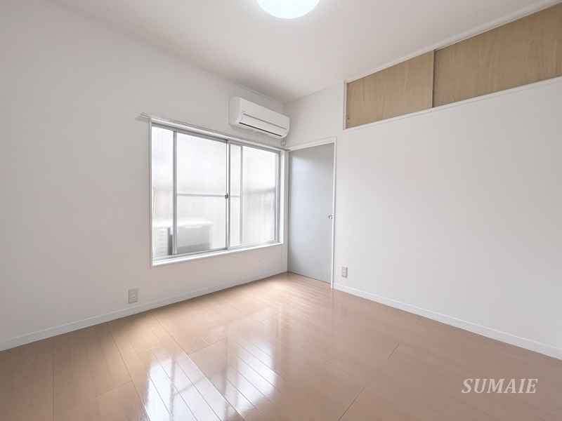 池田戸建ての寝室|1階6帖洋室です☆