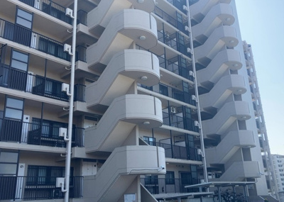 【外観】 | コスモさがみ野 | マンションの外観は非常に重要なポイントです！外観の善し悪しは資産価値に大きな影響を与えます。外観のいいマンションを購入することで、高値で売却がしやすく、買い手が見つかりやすいというメリットがあります。