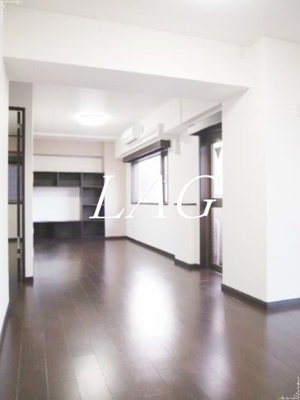 【居間・リビング】 | シルバーパレス白金台 | 洋室のお部屋です。