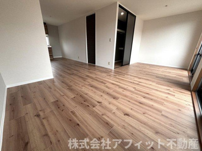 【居間・リビング】 | ラパルテール 壱番館 輝 | LDK17.5帖
