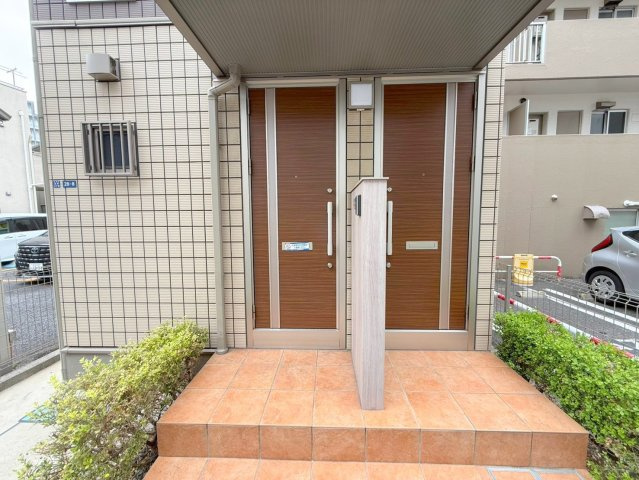 メゾン美珈のエントランス