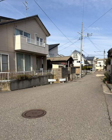 新潟市中央区関南町の前面道路含む現地写真