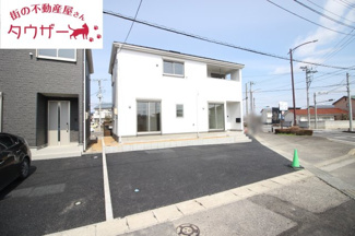 【駐車場】 | 安積第一小学校・安積中学校区　GRADLE GAEDEN 郡山市安積荒井　第３　全２棟　２号棟 | 駐車スペース３台～４台可能です！　外水道もついていますので洗車に便利です♪