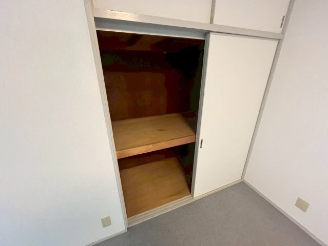 学園朝日元町戸建の収納
