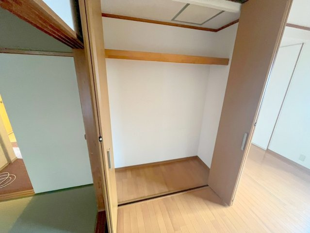 学園朝日元町戸建の収納