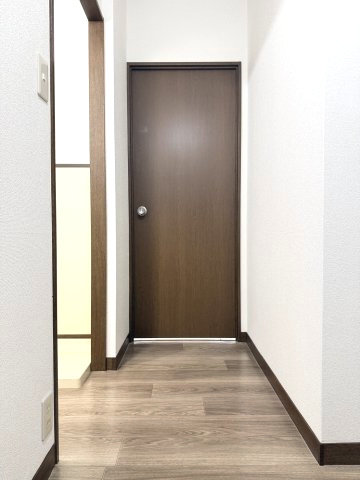 【 仲介手数料半額対象物件 】ハミングタウン久留米G棟の内装|洋室の入口