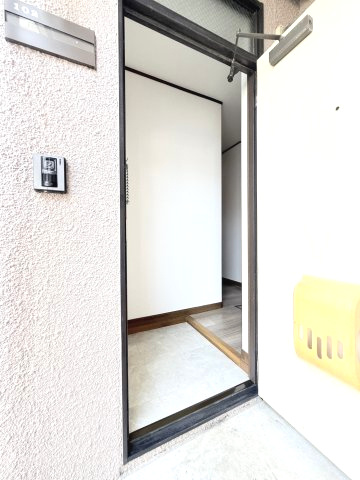 【 仲介手数料半額対象物件 】ハミングタウン久留米G棟の玄関|玄関入り口