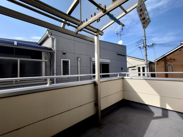 泉大津市松之浜町１丁目　戸建のバルコニー|屋根付バルコニー
