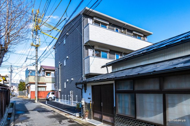 ヴェルミリオン鶴賀の外観