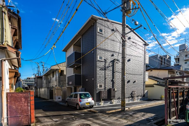 ヴェルミリオン鶴賀の外観