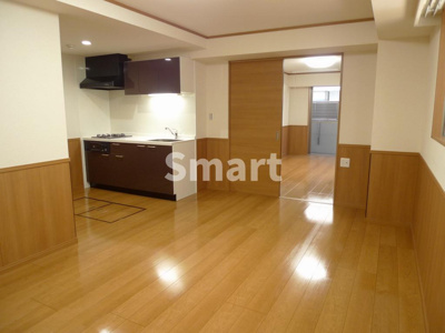 【居間・リビング】 | Matsutaka Oxford Court