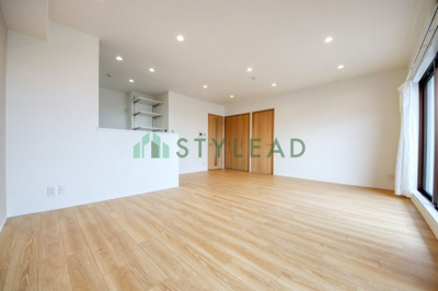 【居間・リビング】 | ナイスアーバンヒルズ鶴見旭台