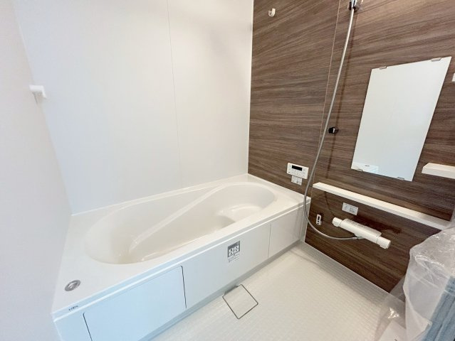 大枝西新林町三丁目の浴室|衣類乾燥や暖房、涼風等…多機能浴室乾燥機が完備された浴室です。日常生活をより快適に過ごせそうですね♪（R8.3撮影）