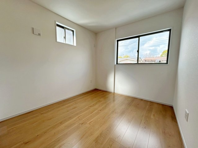 大枝西新林町三丁目の洋室|＼＼資料請求だけも大歓迎！／／おうちのパンフレットをメールなどでお送りいたします！（R8.3撮影）