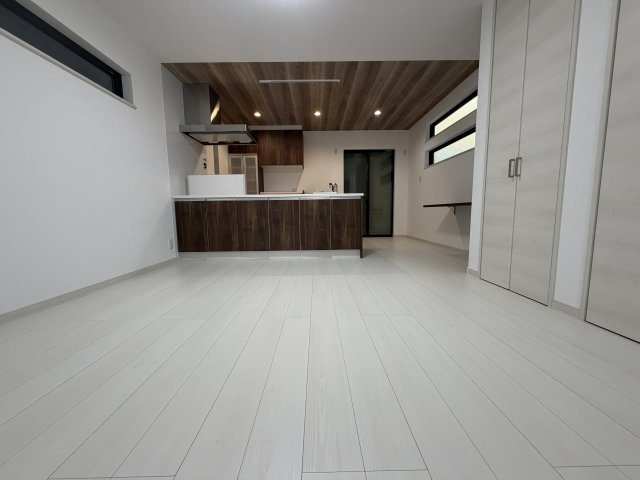 今津水波町新築戸建の居間・リビング