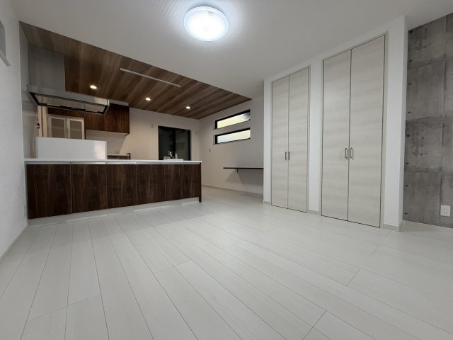 今津水波町新築戸建の居間・リビング