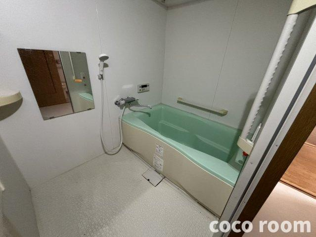 西焼津メゾン小石川の浴室