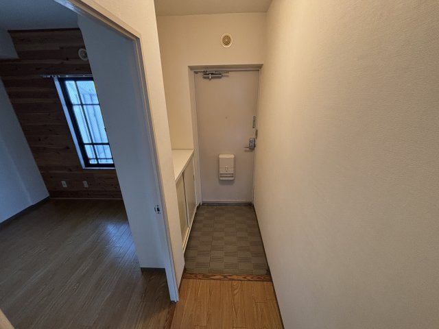 ベルカーサ橋本の洋室