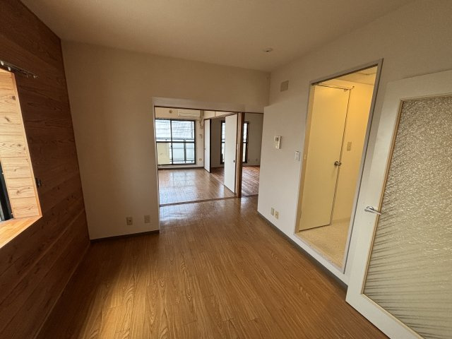 ベルカーサ橋本の洗面所