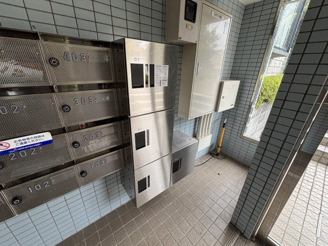 ベルカーサ橋本の洋室