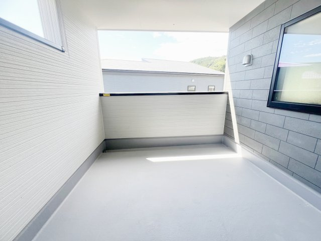島田市金谷根岸町／　新築戸建のバルコニー