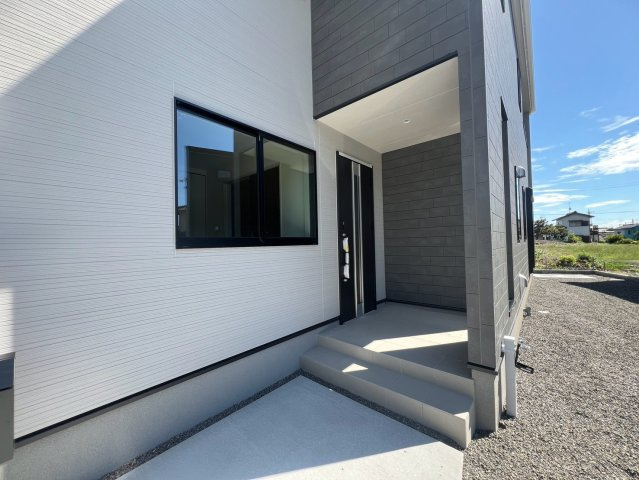 島田市金谷根岸町／　新築戸建のエントランス