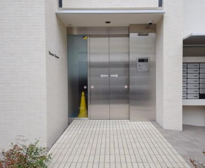 アビタシオン菊川のエントランス