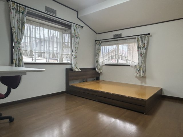 龍ケ崎市長山８丁目　中古の洋室