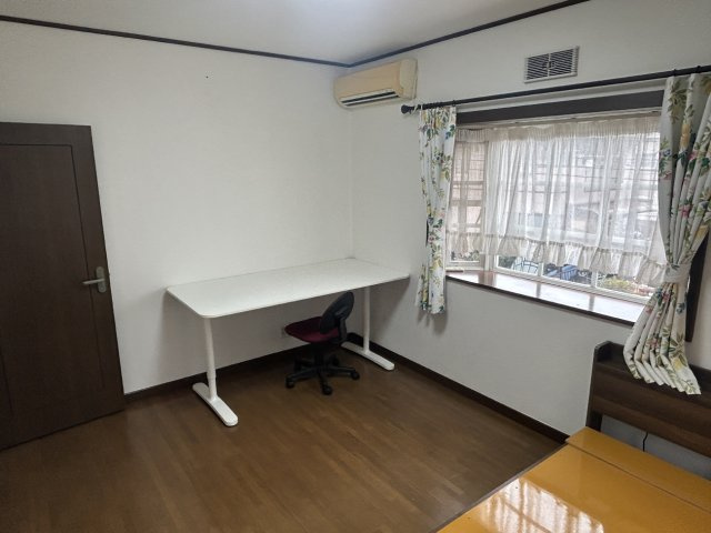 龍ケ崎市長山８丁目　中古の洋室