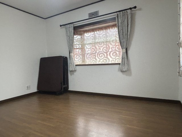 龍ケ崎市長山８丁目　中古の洋室