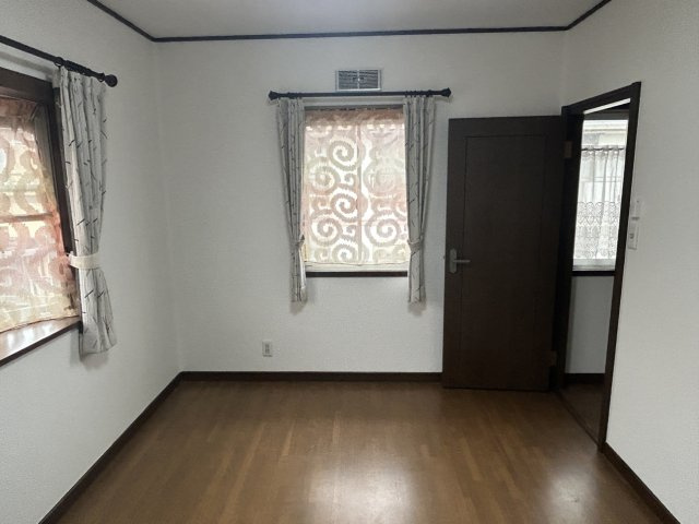 龍ケ崎市長山８丁目　中古の洋室