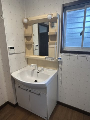 龍ケ崎市長山８丁目　中古の独立洗面台