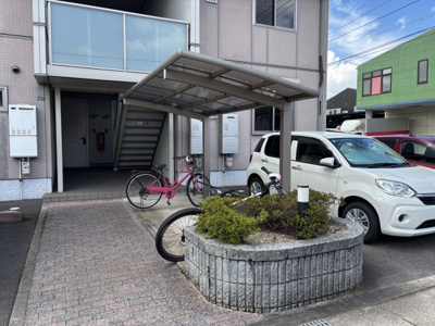 【その他共用部分】 | 虹　A棟 | 屋根付き駐輪場