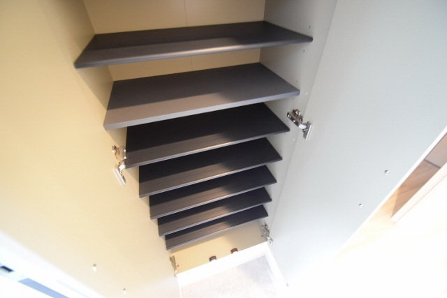 リーサ・ボニートの玄関|容量の多いシューズボックスです。