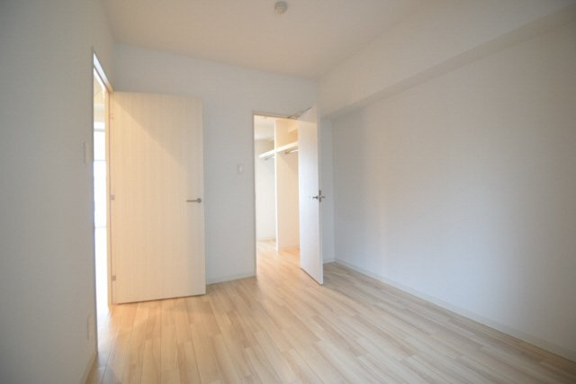 リーサ・ボニートの居間・リビング|きれいなお部屋です。