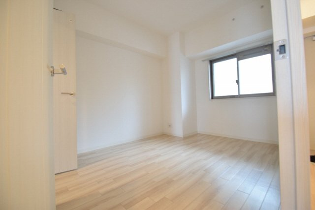 リーサ・ボニートの内装|６帖洋室です。