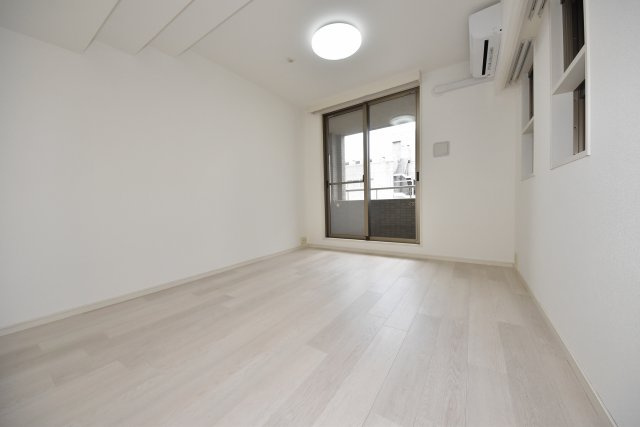 カイセイ本町の居間・リビング