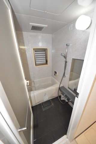 カイセイ本町の浴室