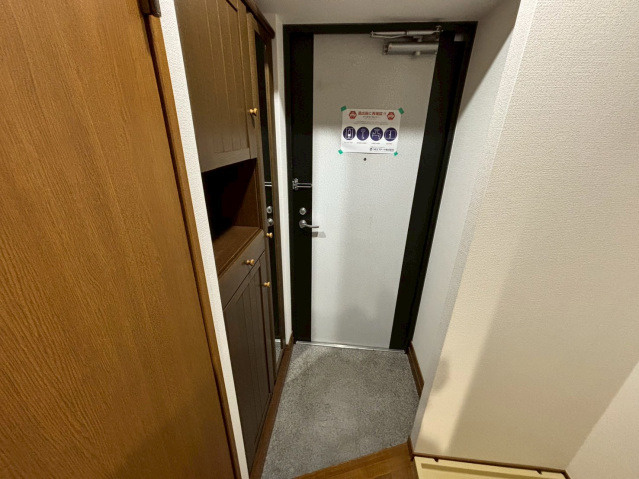 グレースメゾン六本松の玄関