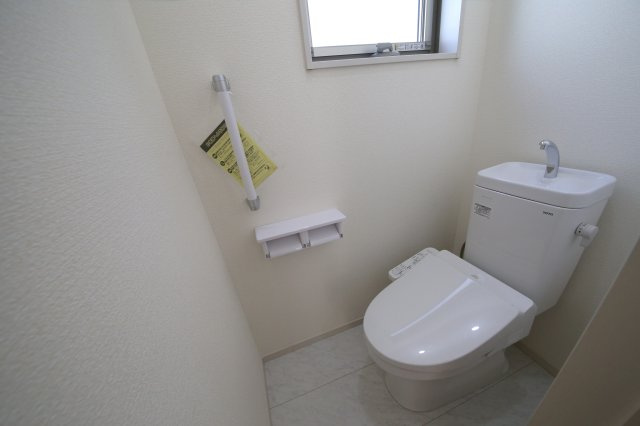 久喜市本町7丁目　中古戸建て　のトイレ|2階トイレ